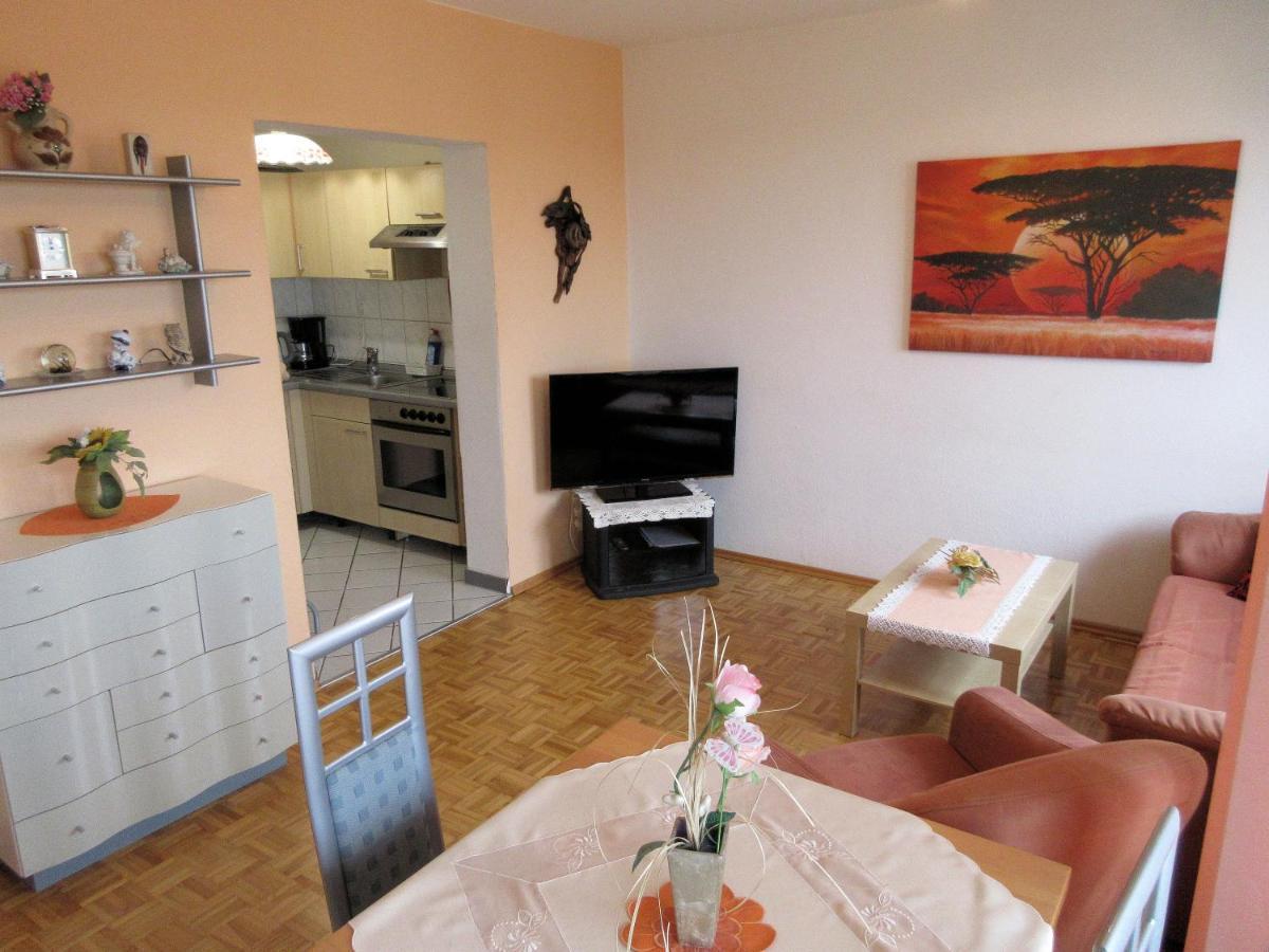 Private Apartment Near Fair Ground Hannover Exteriör bild