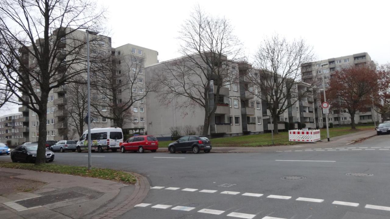 Private Apartment Near Fair Ground Hannover Exteriör bild